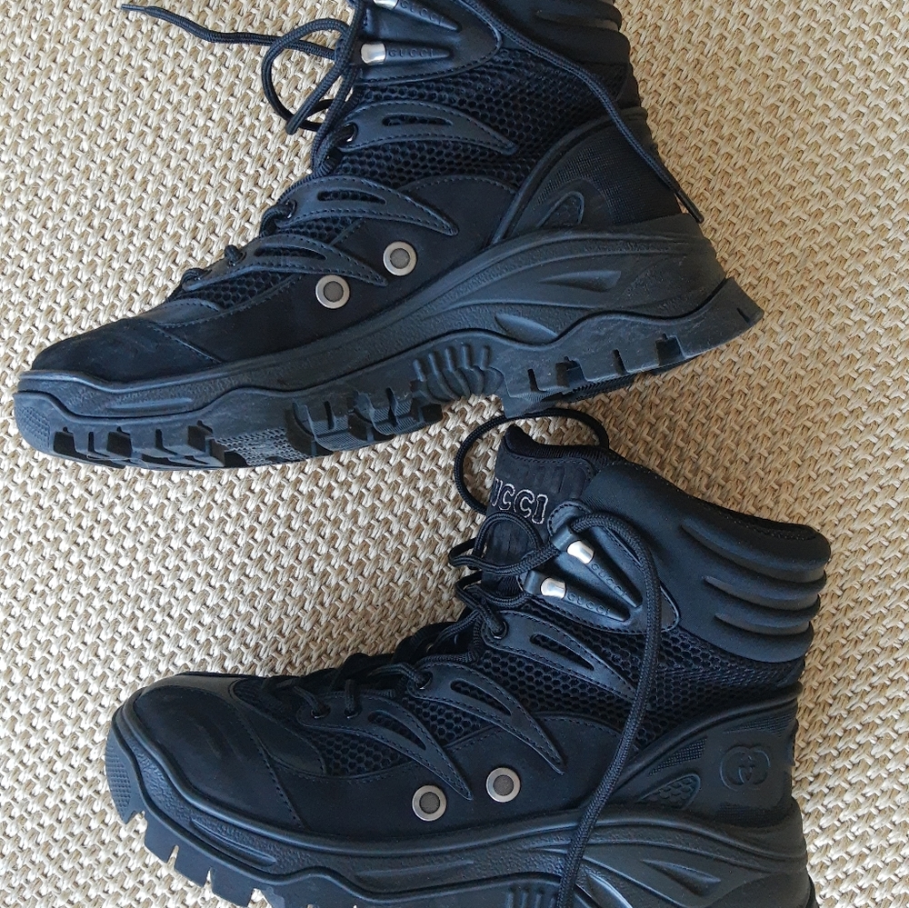 Nwb. Authentic. Gucci ankle lace up boots - Picture 3 of 10